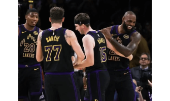 LeBron James palaa loukkaantumisesta, Lakers kohtaa uusia haasteita hyökkäyksen ja puolustuksen tasapainossa