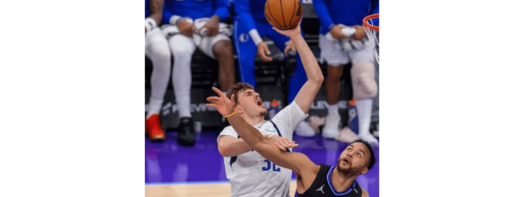 Uusi Mavericksin kuningas on syntynyt! 18-vuotias Flagg kirjoittaa NBA:n historian uusiksi