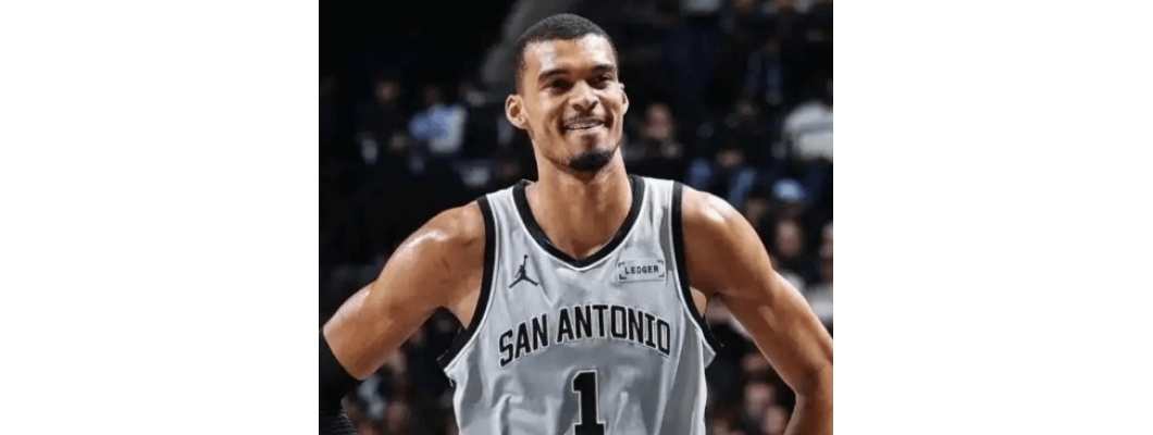 San Antonio Spurs voitti kaikki neljä läntisen konferenssin kuukauden pelaaja -palkintoa San Antonio Spurs voitti kaikki neljä läntisen konferenssin kuukauden pelaaja -palkintoa